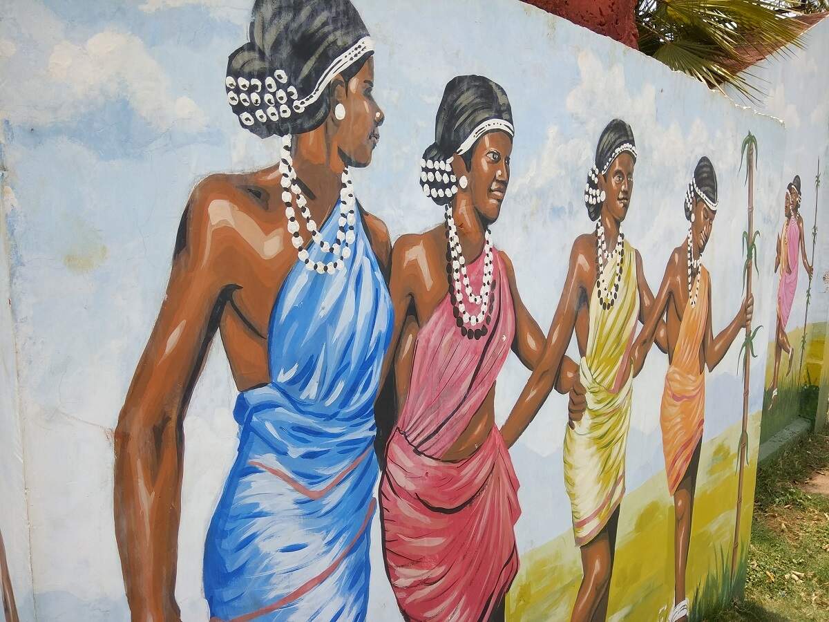 Tribal Art In Pictures Mesmerising Street Art Of Raipur Events Movie News Times Of India