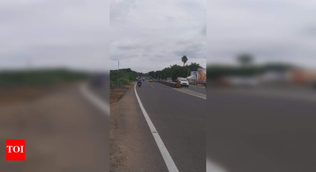 ROADS WITH NO STREET LIGHTS Times of India