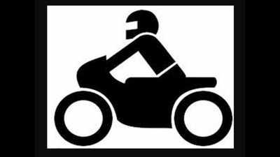 Munger University bans entry of bikers without helmets
