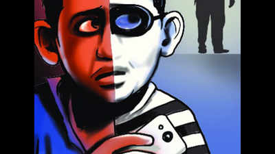 Chennai: Police detain two schoolboys for stealing cellphones