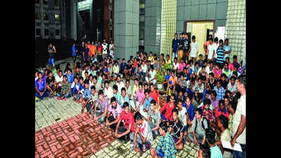 ‘Dubious reasons behind student protest at Samras’