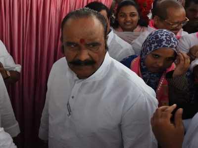 Berth fangs: Rumblings in TRS as former home minister and Dy CM ignored
