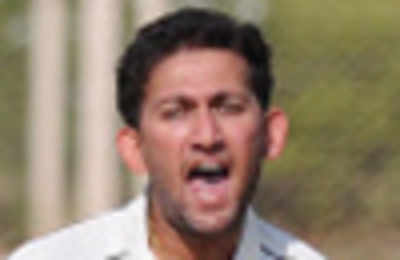 Agarkar sends back Virat after Mumbai are all-out for 267