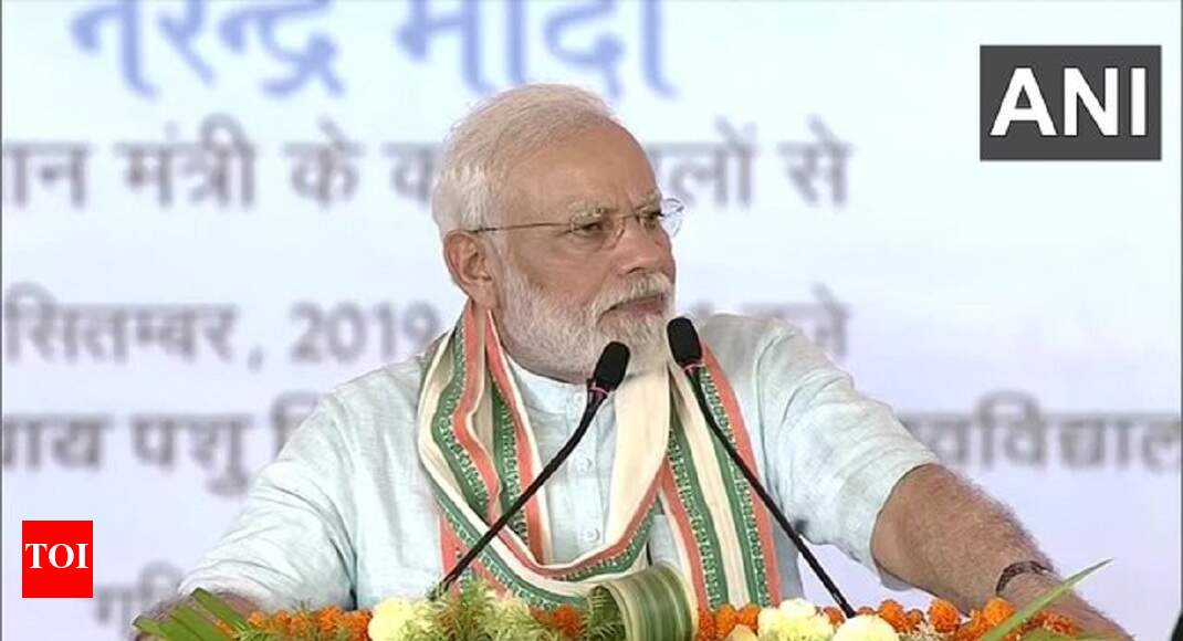 Anti-plastic drive: PM Modi extends helping hand to rag-pickers in Mathura | India News - Times of India