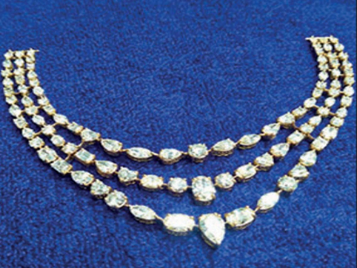 recover Rs 50 lakh necklace 