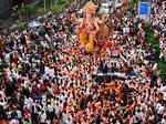 Ganesh Visarjan: Heart-warming pictures of devotees bidding farewell to Ganpati Bappa