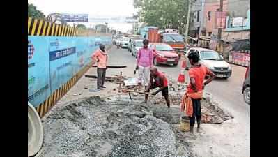 Newly built Meerut Road starts to crumble