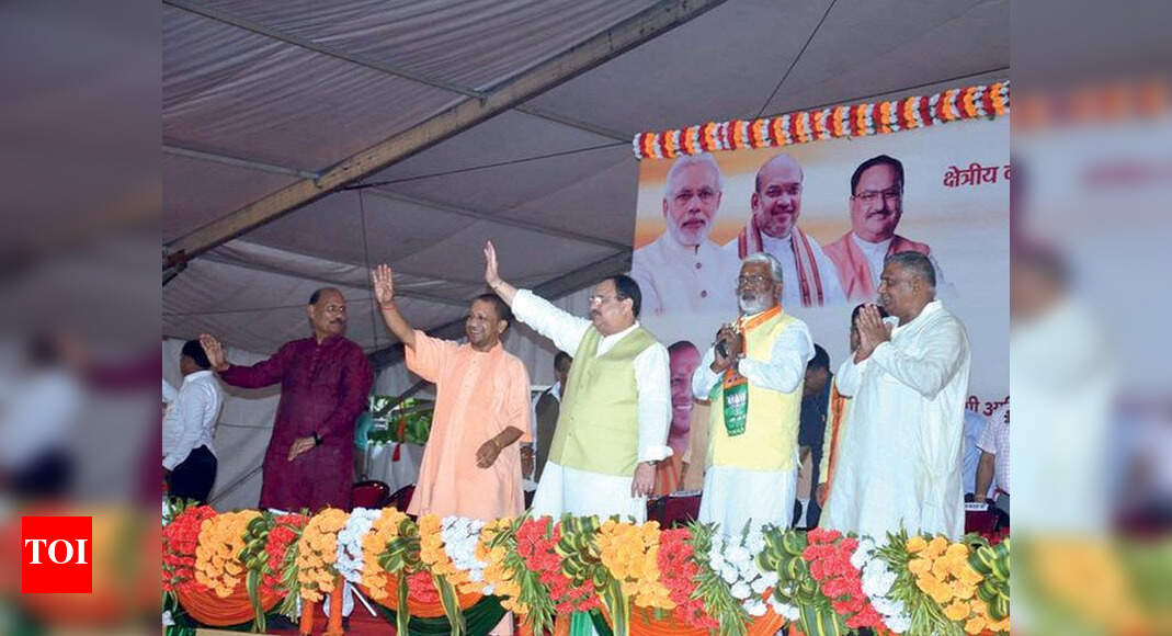 CM Yogi Adityanath praises PM Modi for revoking Article 370 | Kanpur ...