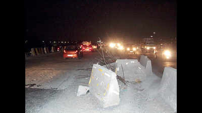 Accident kills man on NH9 stretch that is unlit, dug up
