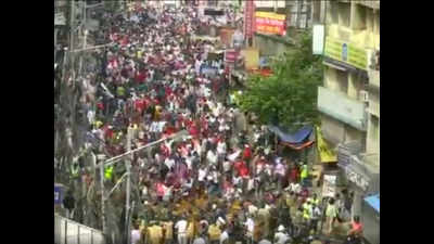 Left activists, cops clash near West Bengal secretariat