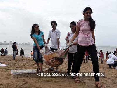 Mumbai students take charge of Girgaon Chowatty Beach post Visarjan