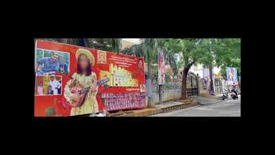 Banner ban? Flexis flutter all over Hyderabad