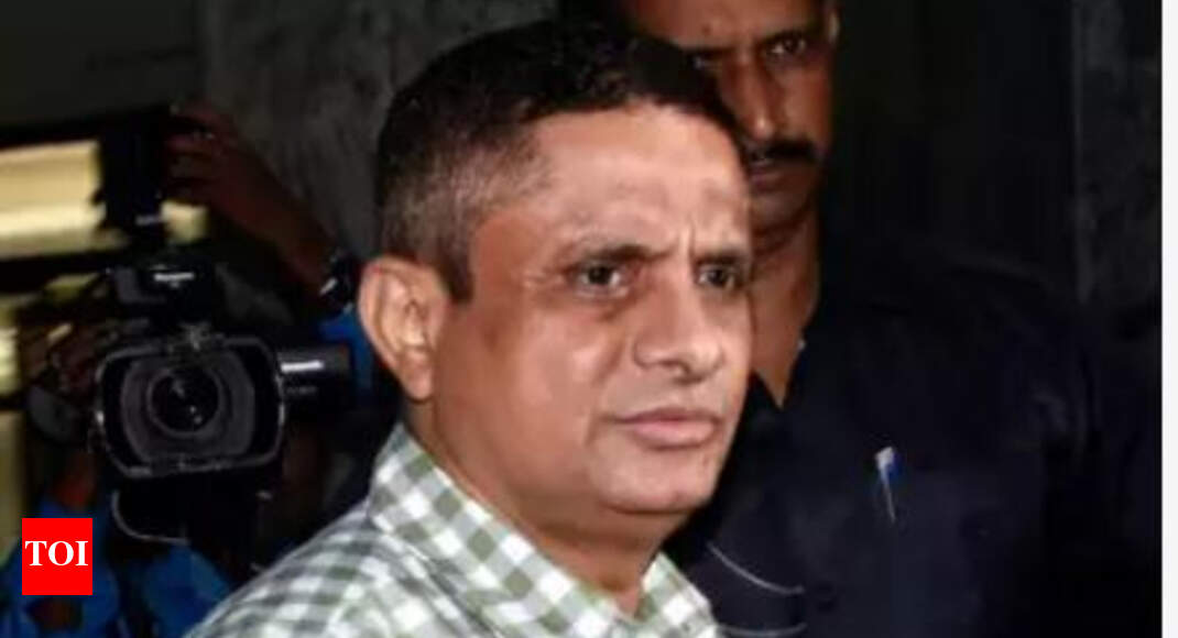 Ex-Kolkata top cop ‘ignores’ CBI notice