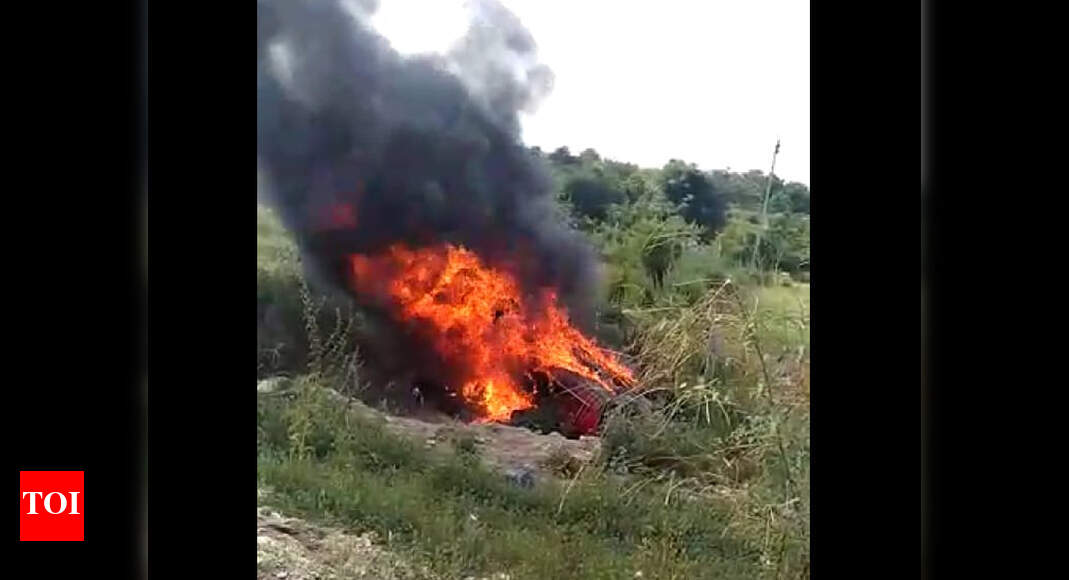 5 of family burnt to death in highway accident | Bengaluru News - Times ...