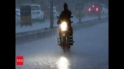 Heavy rainfall warning in Telangana for next 4 days