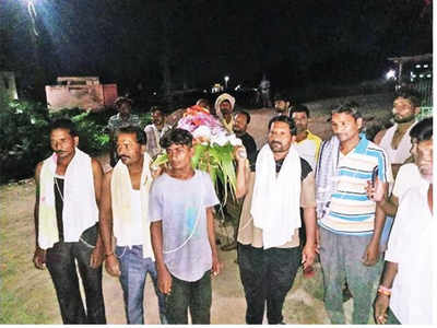 Muslim brothers give Brahmin ‘uncle’ a Hindu cremation with all rituals