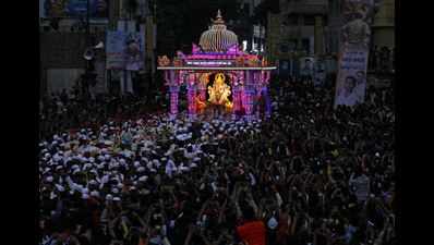 Pune: Mandal celebrates Ganeshotsav, observes Muharram as well