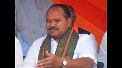 Cops detain state BJP chief on way to dharna in Gurazala