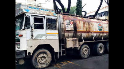 Mumbai: 15,000 litres of fuel stolen from tankers leaving depot for refinery