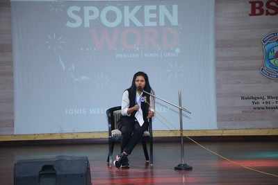 Poets of BSSS on IGNIS's stage present poetry and shayari