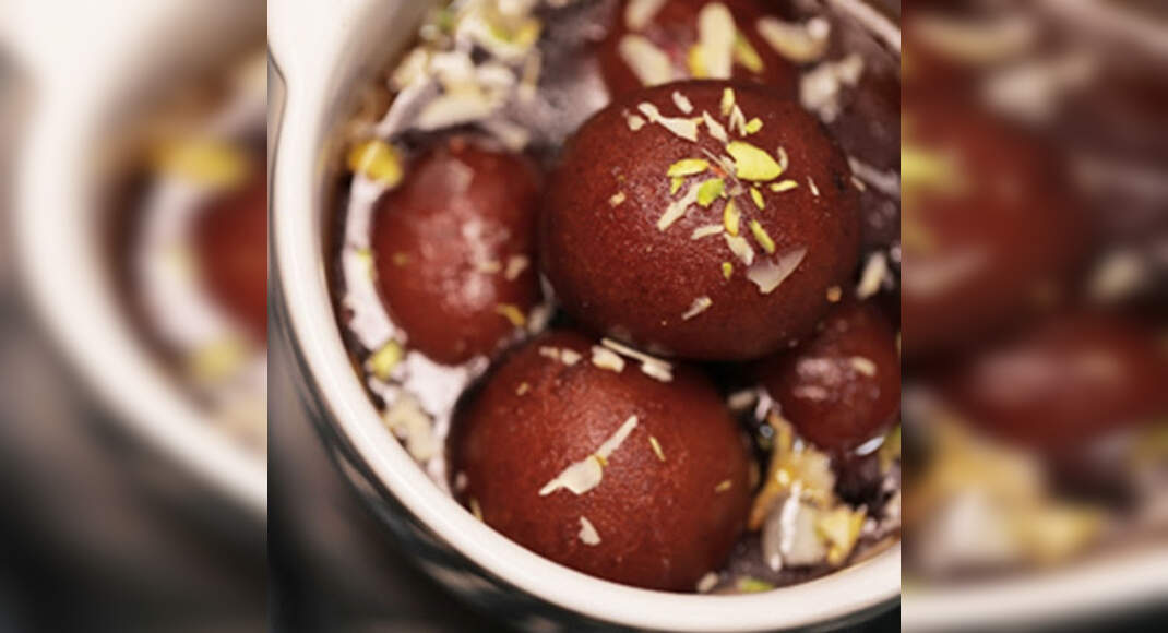 Maple Gulab Jamun Recipe: How to Make Maple Gulab Jamun Recipe | Homemade Maple Gulab Jamun Recipe