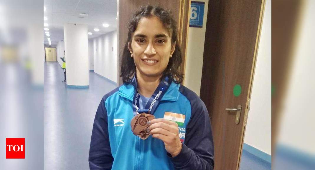 Vinesh Phogat locks Olympic quota with bronze at World Wrestling, Pooja ...