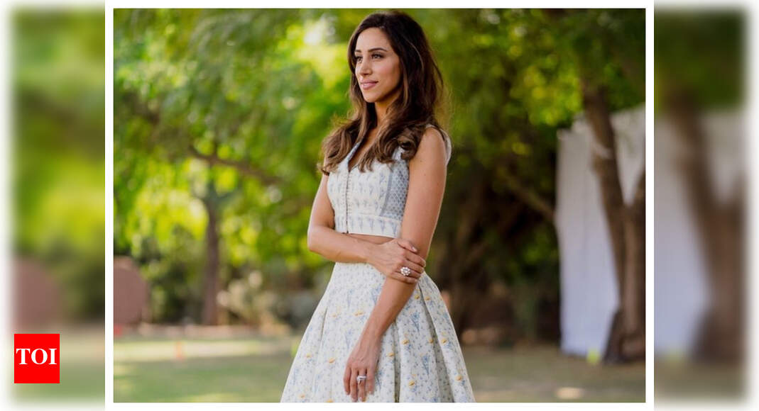 Happy birthday Danielle Jonas Priyanka Chopra, Nick Jonas