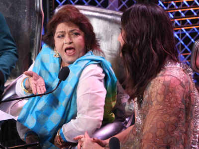 Dance India Dance: Kareena Kapoor admires Saroj Khan's expressions on a popular Bollywood song