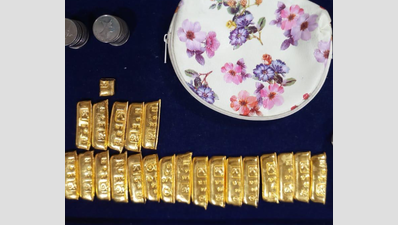 Gold worth Rs 53.83 lakh seized from two passengers at Trichy airport