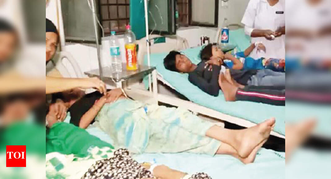 UP: Over 100 children fall ill after consuming samosas | Meerut News ...
