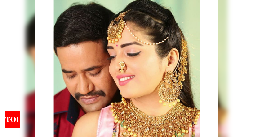 Nirahua The Leader Aamrapali Dubey Shares A Romantic Pose With Nirahua From The Sets 