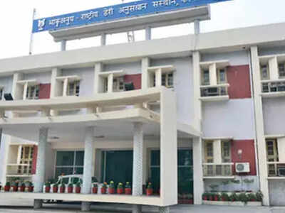 Two more teams reach NDRI to probe buffaloes' deaths | Gurgaon News - Times of India Two more teams reach NDRI to probe buffaloes' deaths | Gurgaon News - Times of India