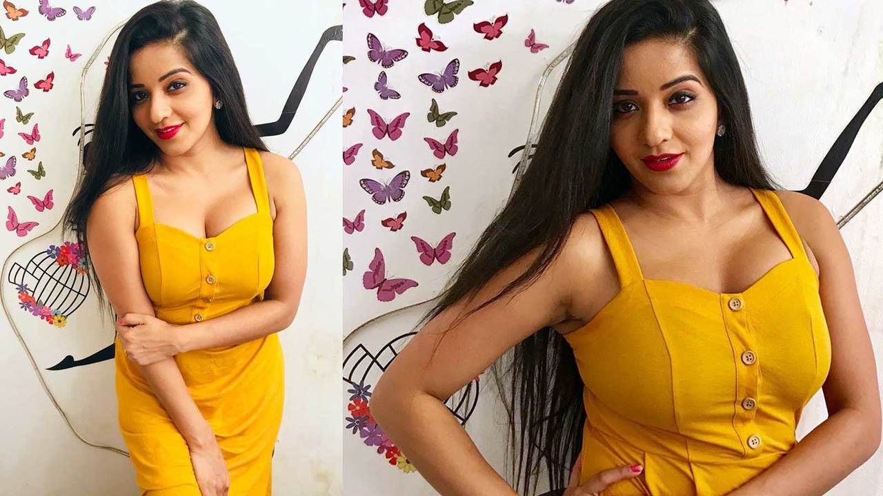 1280px x 720px - Gorgeous Alert! Bhojpuri diva Monalisa sets internet on fire with this  breathtaking picture in mustard dress! | Hindi Movie News - Bollywood -  Times of India