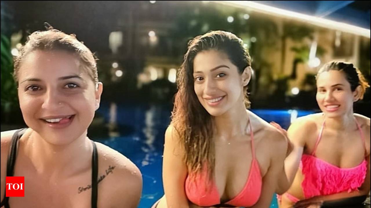 Hotness Unlimited! Water babe Raai Laxmi turns on the heat in a peach pink  bikini | Telugu Movie News - Times of India