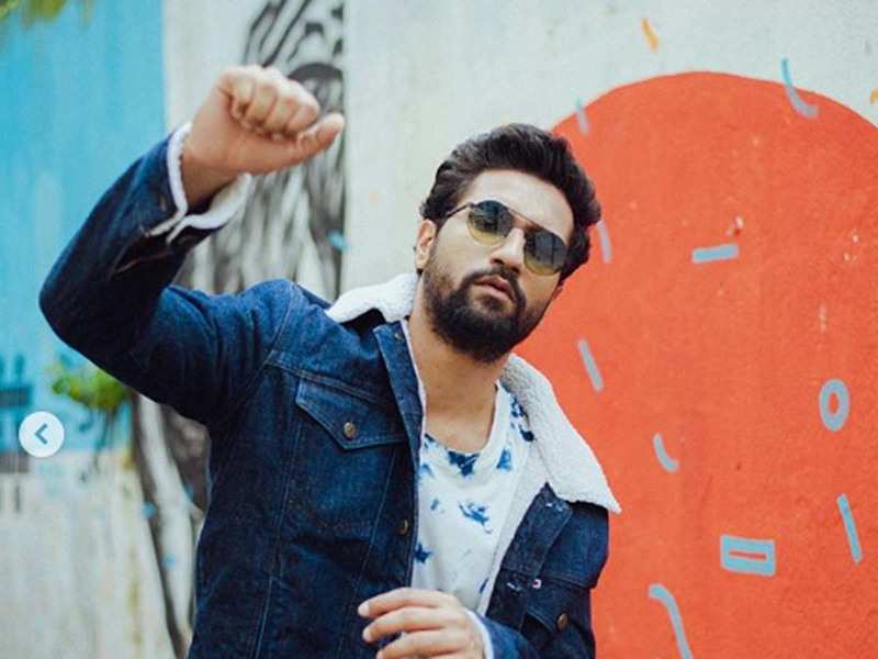 Vicky Kaushal Looks Uber Cool In This Stylish Avatar Hindi Movie News Times Of India Нападение на базу (2018) 2020 russell peters: vicky kaushal looks uber cool in this