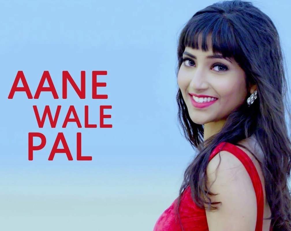 
Hindi Song 'Aane Wale Pal' Sung By Zubeen Garg And Angel Rai
