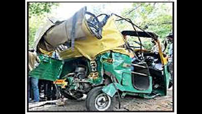 Teen slams dad's car into auto, kills driver in Bengaluru