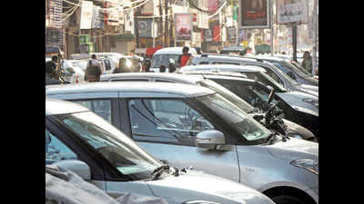 Residents, shoppers to swap parking rows at Kamla Nagar
