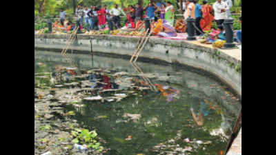 Kolkata: Lake stakeholders, devotees agree on new sites identified for Chhath