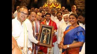 YS Jaganmohan Reddy 2nd CM from YS family to offer silk robes at Tirumala