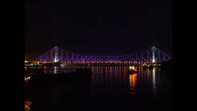 Now, enjoy light-and-sound show on Howrah Bridge from riverbank