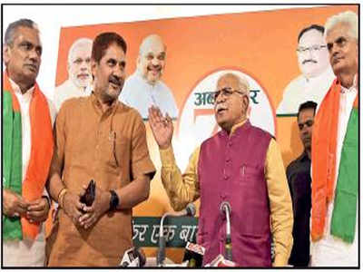 Setback For Congress, Inld As Two Of Their Stalwarts Don Saffron 