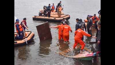 Probe begins into Bhopal boat tragedy