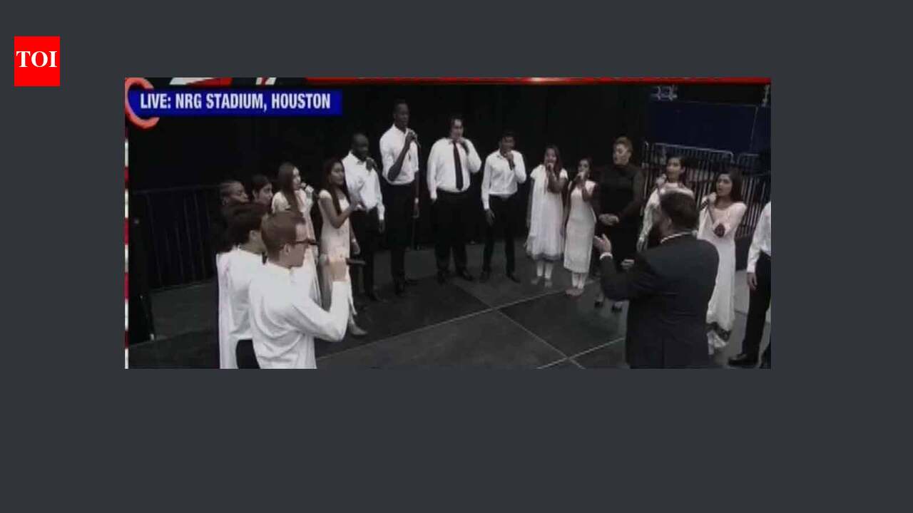 Howdy Modi: Singers enthral audience with perfect rendition of ...