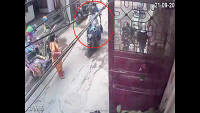 Bikers snatch 67-year-old woman’s chain in front of her house in Delhi’s Hari Nagar