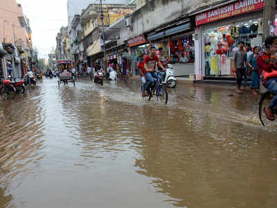 Showers aggravate waterlogging woes in Patna | Patna News - Times of India