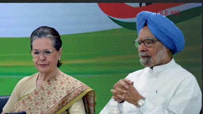 Sonia Gandhi, Manmohan Singh meet Chidambaram in Tihar