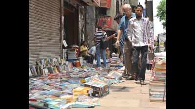 Delhi: Daryaganj book market and the tough act of letting go