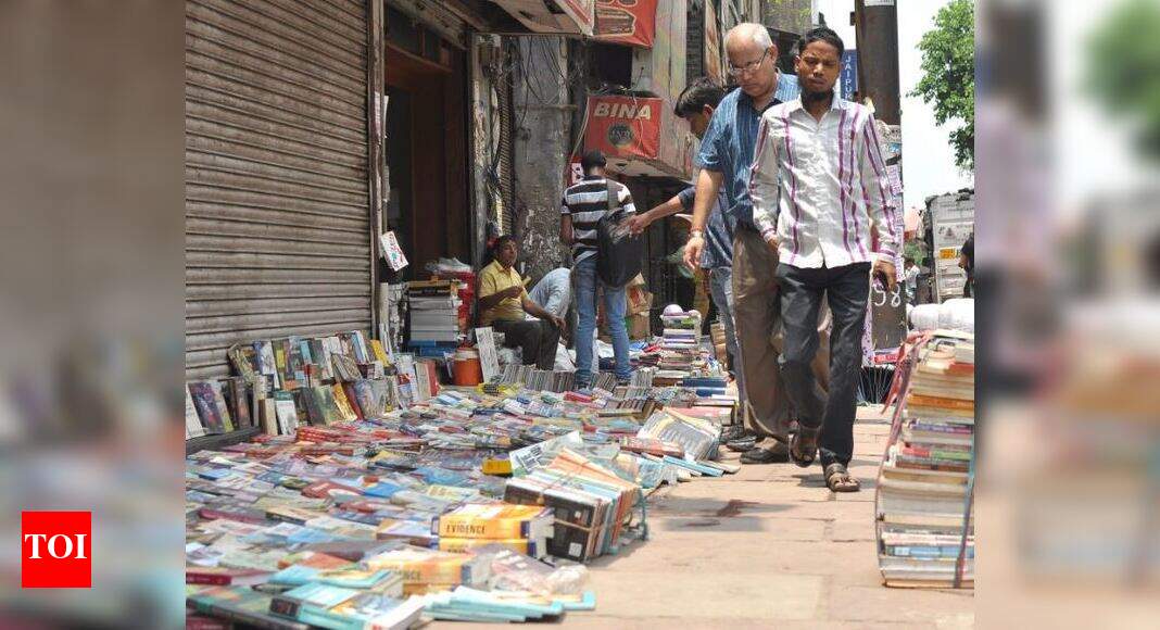 Delhi Daryaganj book market and the tough act of letting go Delhi