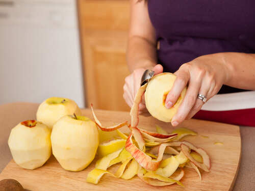 Should You Eat An Apple With Or Without Its Peel The Times Of India Should You Eat An Apple With Or Without Its Peel The Times Of India